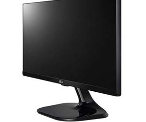 Gaming with an immersive monitor