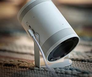 Samsung launches the Freestyle portable screen