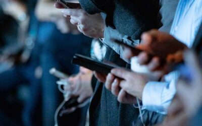 Traditional customer service channels lose out to mobile, AI