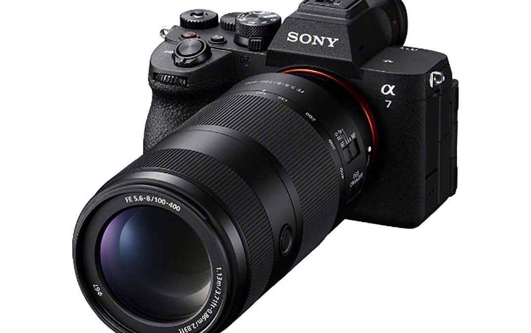 Super-telephoto zoom lens is designed for hobbyists
